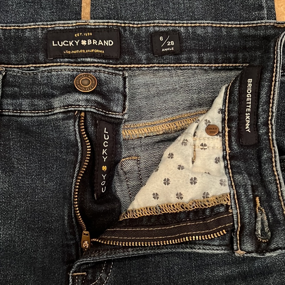Lucky Brand ankle jeans